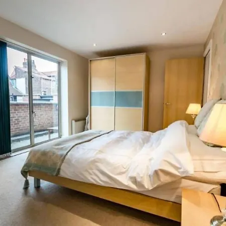 15 Stonegate Court *