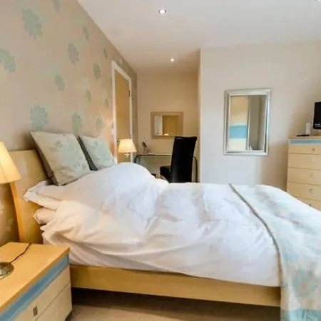 15 Stonegate Court * York
