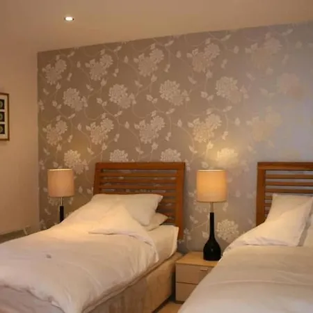 15 Stonegate Court * York