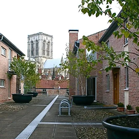 Apartment 15 Stonegate Court York